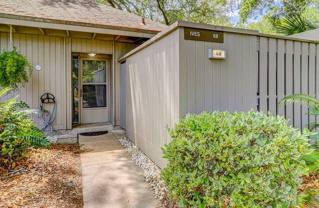 Charming Condo w/Golf & Lagoon views - On-Site Tennis Court & Putting Green!