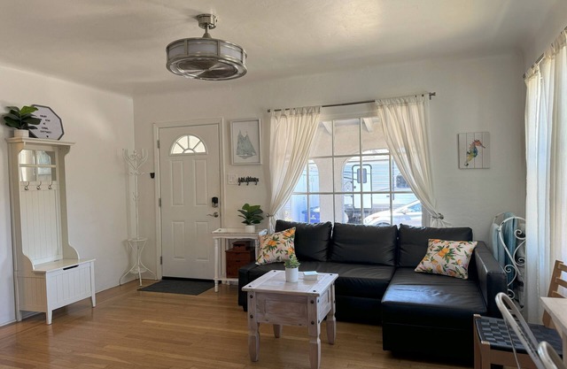 Charming Coral Cottage in Santa Cruz - Walk to Beach, Boardwalk & Downtown Fun!