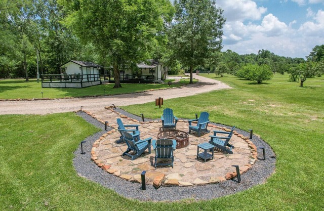 Charming Cottage 7+ Acres & Pond