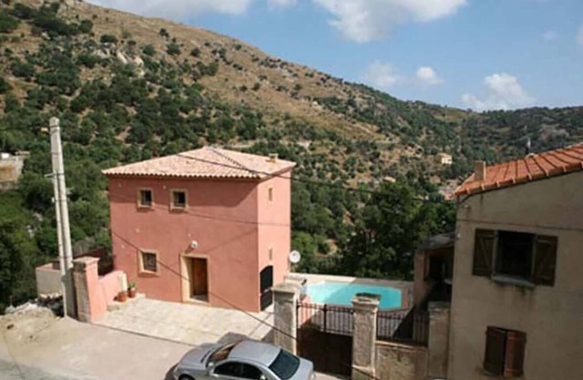 Charming cottage: 8 People 10 mins from the sea