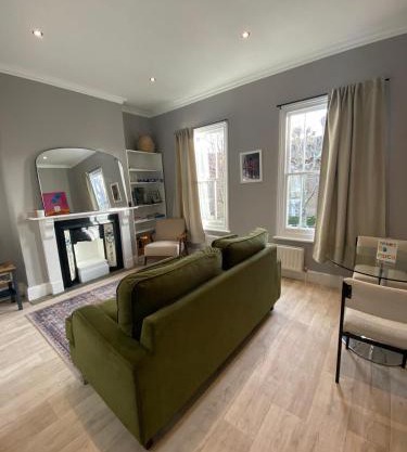 Charming cottage home in Battersea