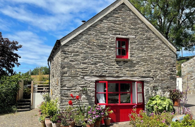 Charming Cottage in Pembrokeshire Coast National Park 8 minutes from the beach