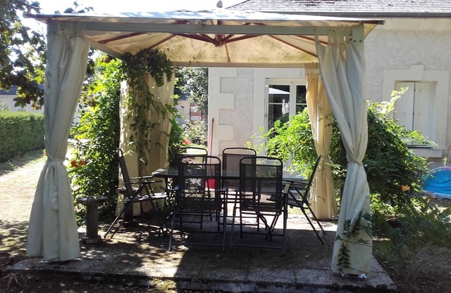 Charming Cottage: Scenic Park, Near Zoo, Ideal for Families, Wine Onsite
