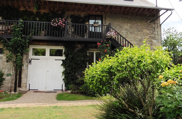 Charming cottage "The Barn" to stay with family or friends.