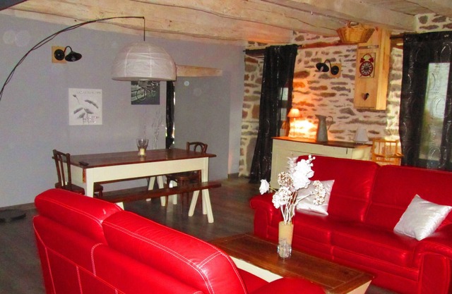Charming cottage with pool, sauna, jacuzzi, Salers, Puy Mary