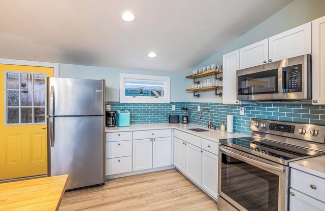 Charming Cottage with Outdoor Entertainment Center