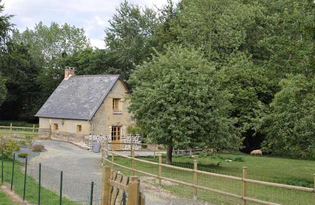 Charming country home with enclosed garden and WiFi