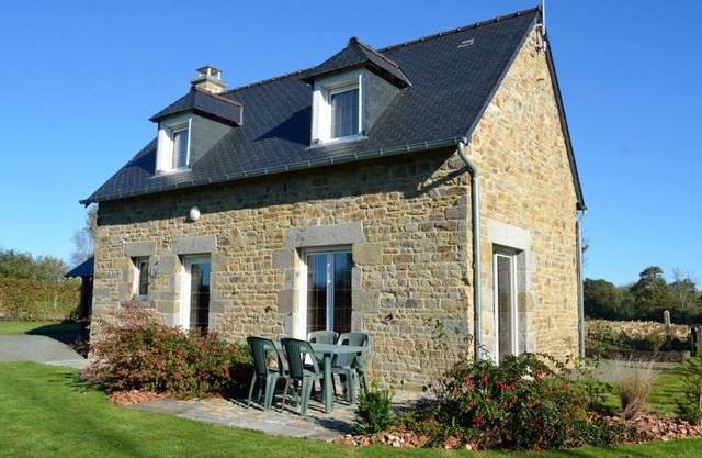 Charming Countryside Cottage, Private, 1 BR, WiFi, Garden, BBQ, Near Friendly Farm Animals