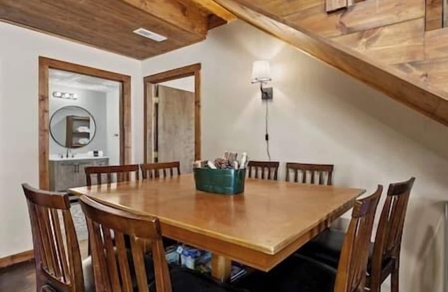 Charming Custer Pines with Hot Tub & Pet Friendly