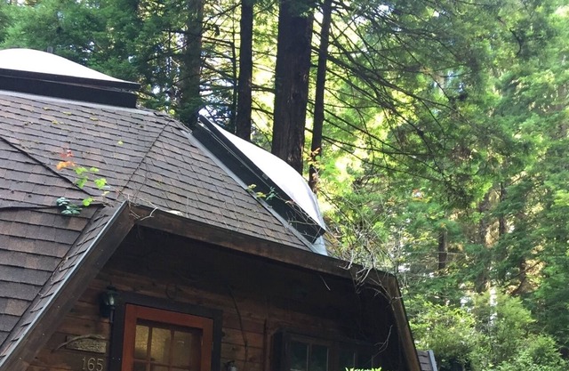 CHARMING DOME HOUSE NESTLED IN THE REDWOODS