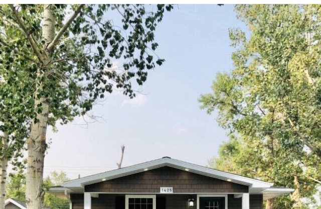 Charming DOWNTOWN CODY: Alger Avenue New Renovation