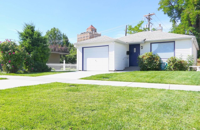 Charming downtown home, steps from Walla Walla's fine wine and dining!