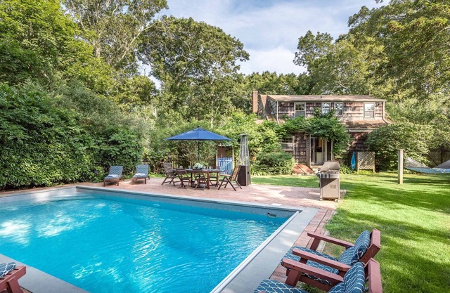 Charming East Hampton cottage w/pool, near Georgica beach