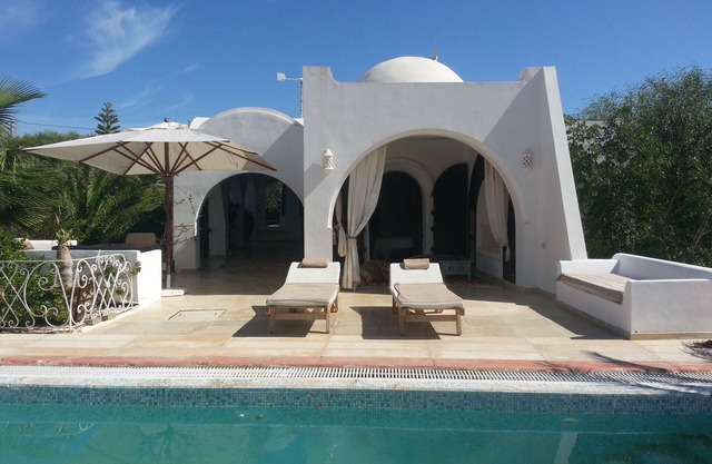 Charming Eastern Residence with Private Pool not overlooked