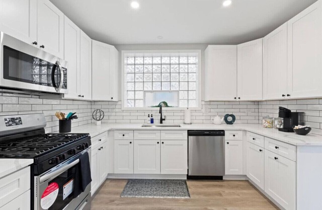 Charming Elmwood Park Retreat