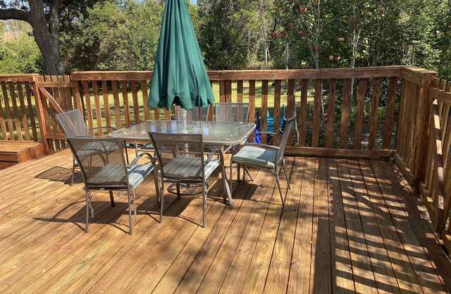 Charming Family Retreat - Sleeps 8 - Close To Beaches, Shopping & Restaurants