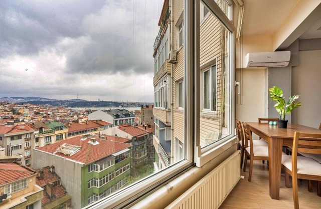 Charming Flat with Bosphorus View