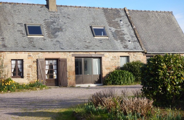 Charming, fully renovated gîte 10 minutes' walk from the beach