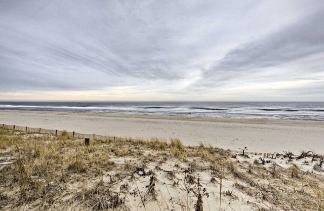 Charming Garden Cottage - Surf City Ocean Block!