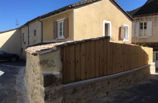 Charming gite "Le Petit Logis" with garden and jacuzzi for 2 to 5 people.