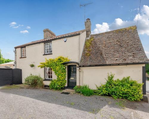 Charming Grade 2 Listed Oak-beamed Cottage