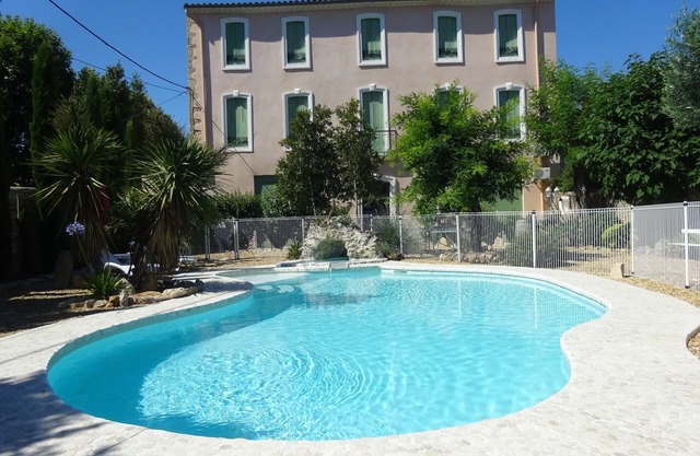 CHARMING GUEST GARDEN TERRACE SWIMMING POOL, FREE PARKING AND WIFI, BEACHES 8 Km away