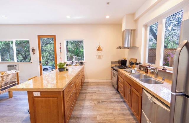 Charming Guesthouse with 1 bedroom and WiFi, AC in tranquil Ojai