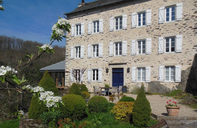 Charming house on the edge of a pretty hamlet between Rodez and Albi