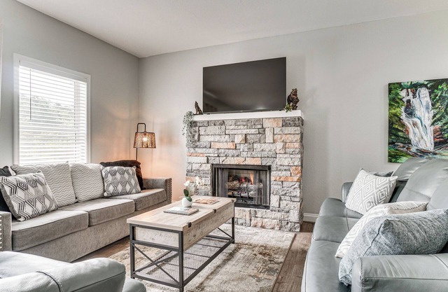 Charming Helen Vacation Rental 2 Mi to Village!