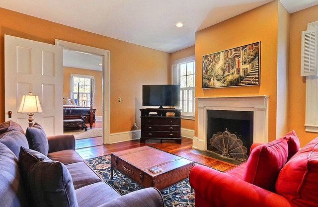 Charming Historic Home, Heated Pool Access