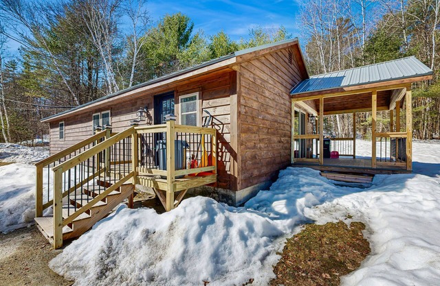 Charming Home, Deck, W/D, Dog-Friendly and Just Minutes from Sunday River