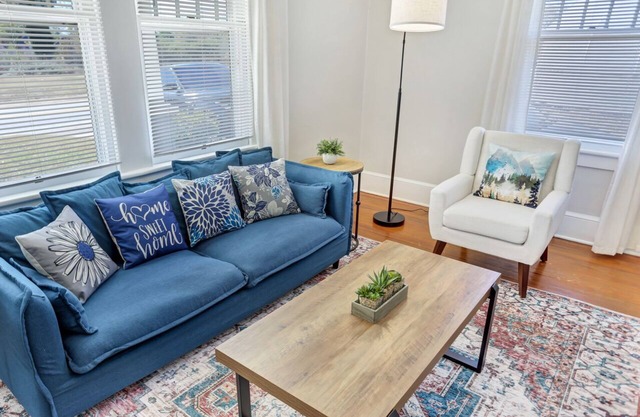 Charming Home in Arts District GVL + 1mi to Falls Park DT+ 5 Min Walk to Food