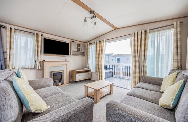 Charming Home in Lakeside Park | Pass The Keys