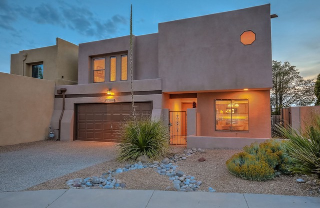 Charming home in the Albuquerque foothills