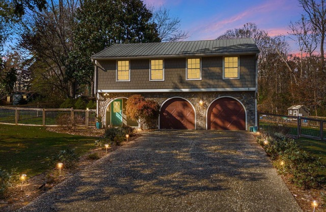 Charming Home in West Asheville - Hot tub/Deck/Firepit/Fenced Yard