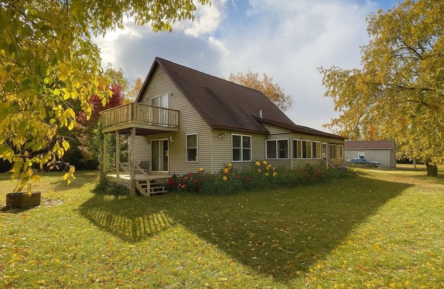 Charming home near Skii Resorts, great for hunting trips, kayaking, hiking & ORV