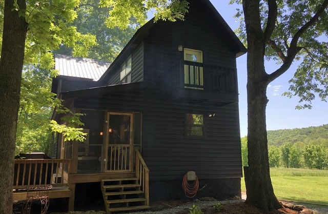 Charming home on the White River - escape & enjoy Arkansas’s great outdoors!