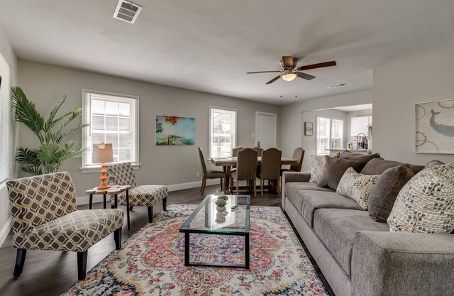 Charming Home Perfect for Business /Leisure Travel View calendar
