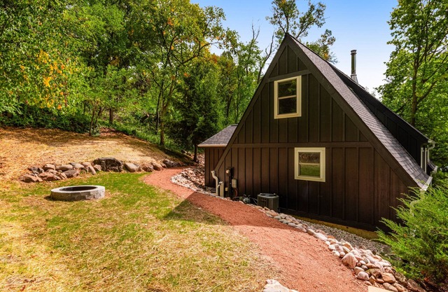 Charming home with deck, grill, firepit, & washer/dryer - quiet location