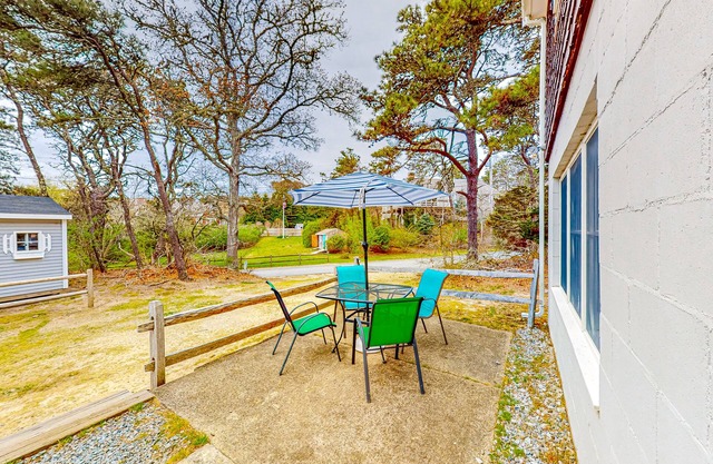 Charming home within walking distance to Nauset Beach and National Seashore