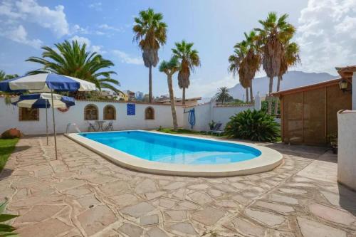 Charming House with Pool in Buenavista del Norte