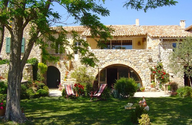 Charming house with heated pool and jacuzzi Luberon in Provence