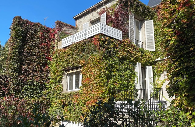 Charming house in town center, close to lake, train station and casino.