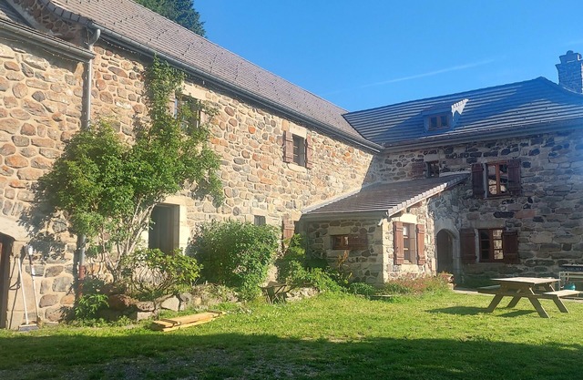 CHARMING HOUSE 17 PEOPLE