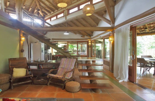 Charming House com piscina 100m do mar