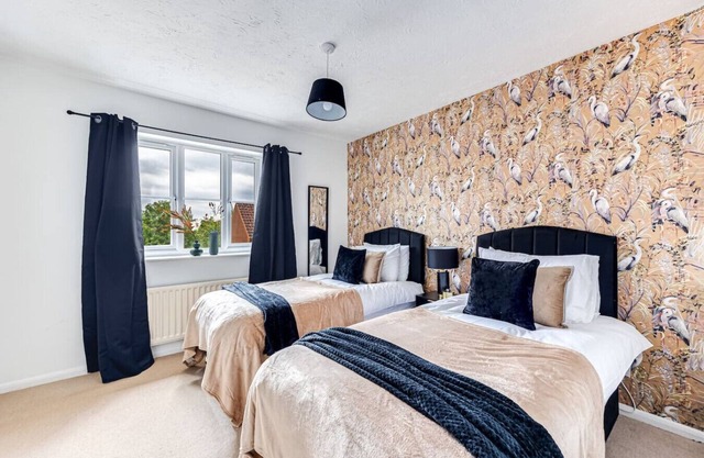 Charming House Driveway Parking Garden Wifi