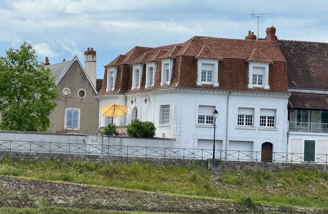 Charming house on the banks of the Cher, near Beauval and the Châteaux de la Loire