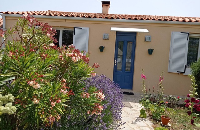 Charming house near La Rochelle and the beaches of Ile de Ré