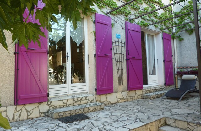 Charming house with gardens in a residential area