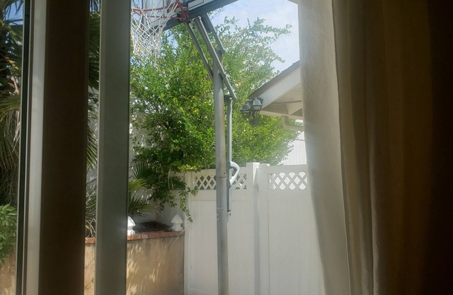 Charming house with AC and WiFi in awesome Los Angeles